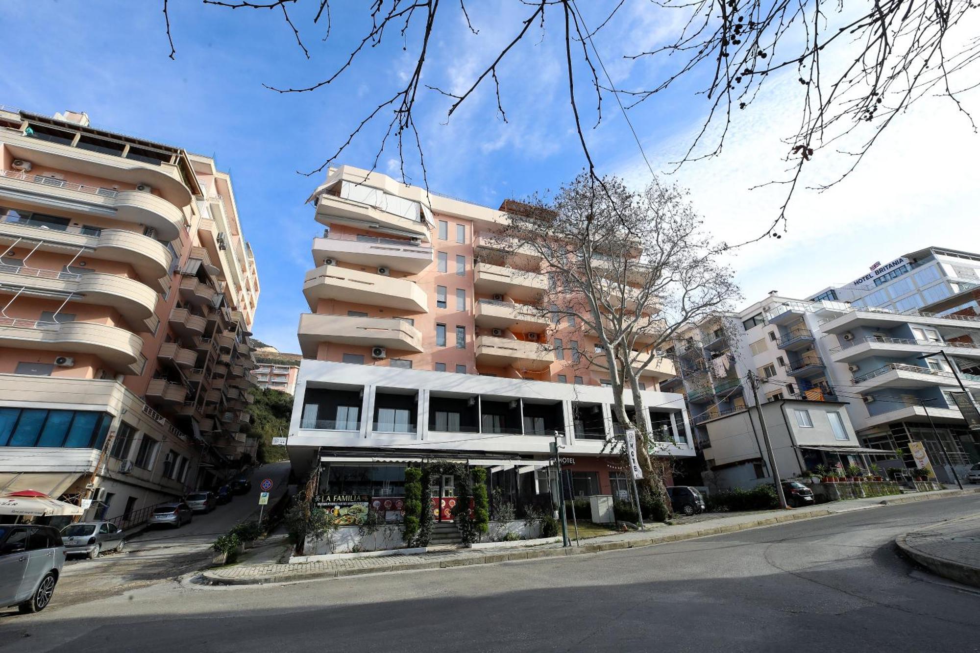 H&M Hotel Vlorë Exterior foto